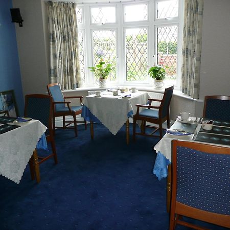 Cherry Blossom Guest House Уитби Екстериор снимка