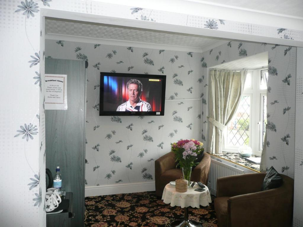 Cherry Blossom Guest House Уитби Екстериор снимка