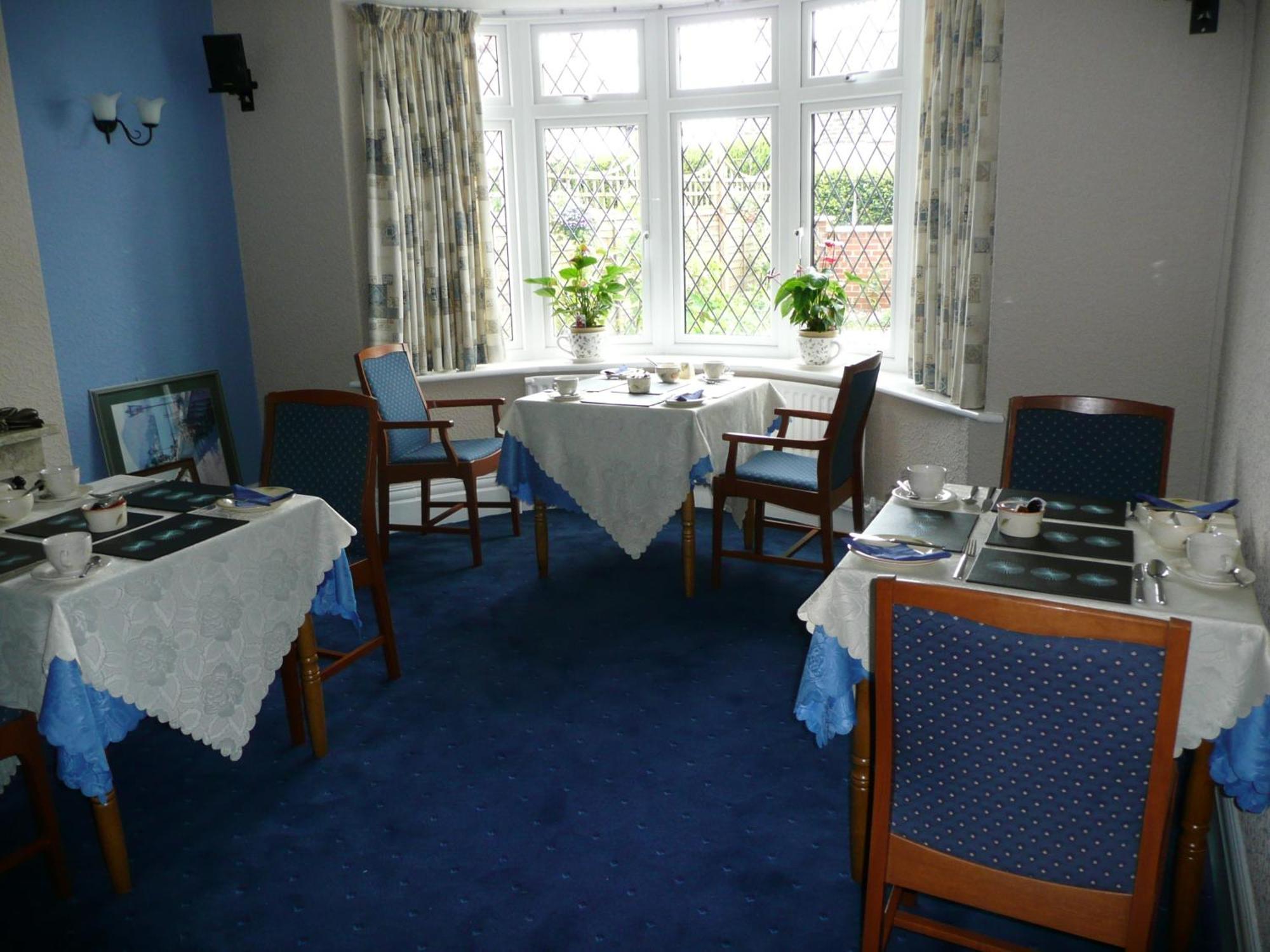 Cherry Blossom Guest House Уитби Екстериор снимка