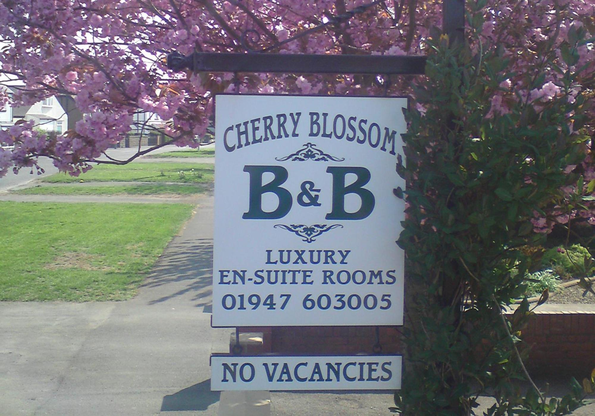 Cherry Blossom Guest House Уитби Екстериор снимка