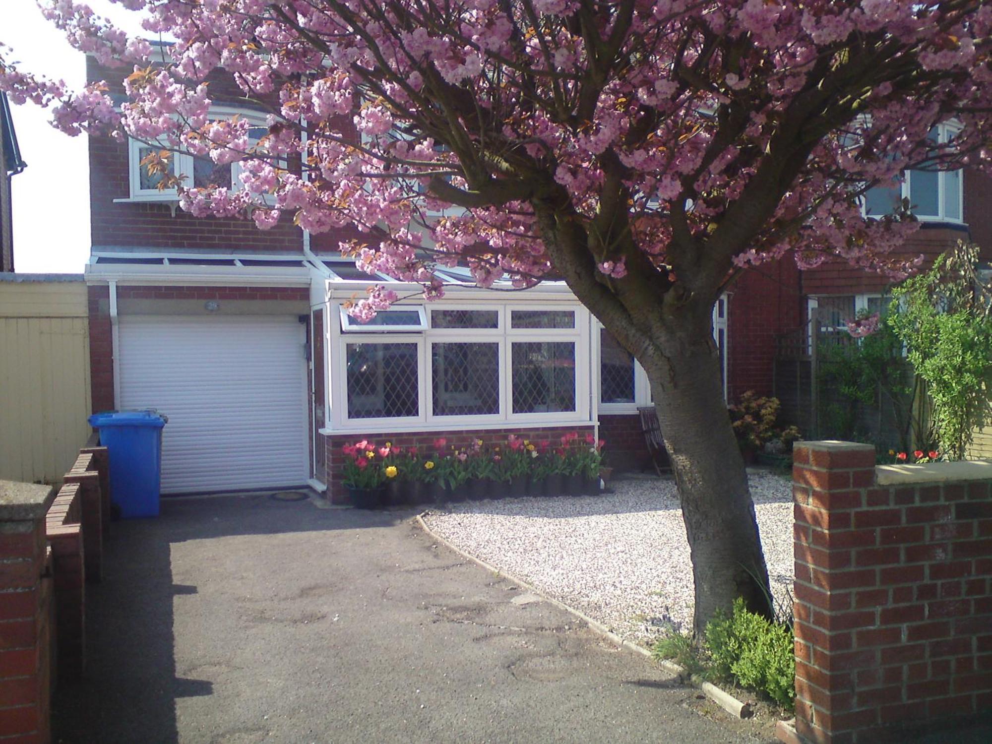 Cherry Blossom Guest House Уитби Екстериор снимка