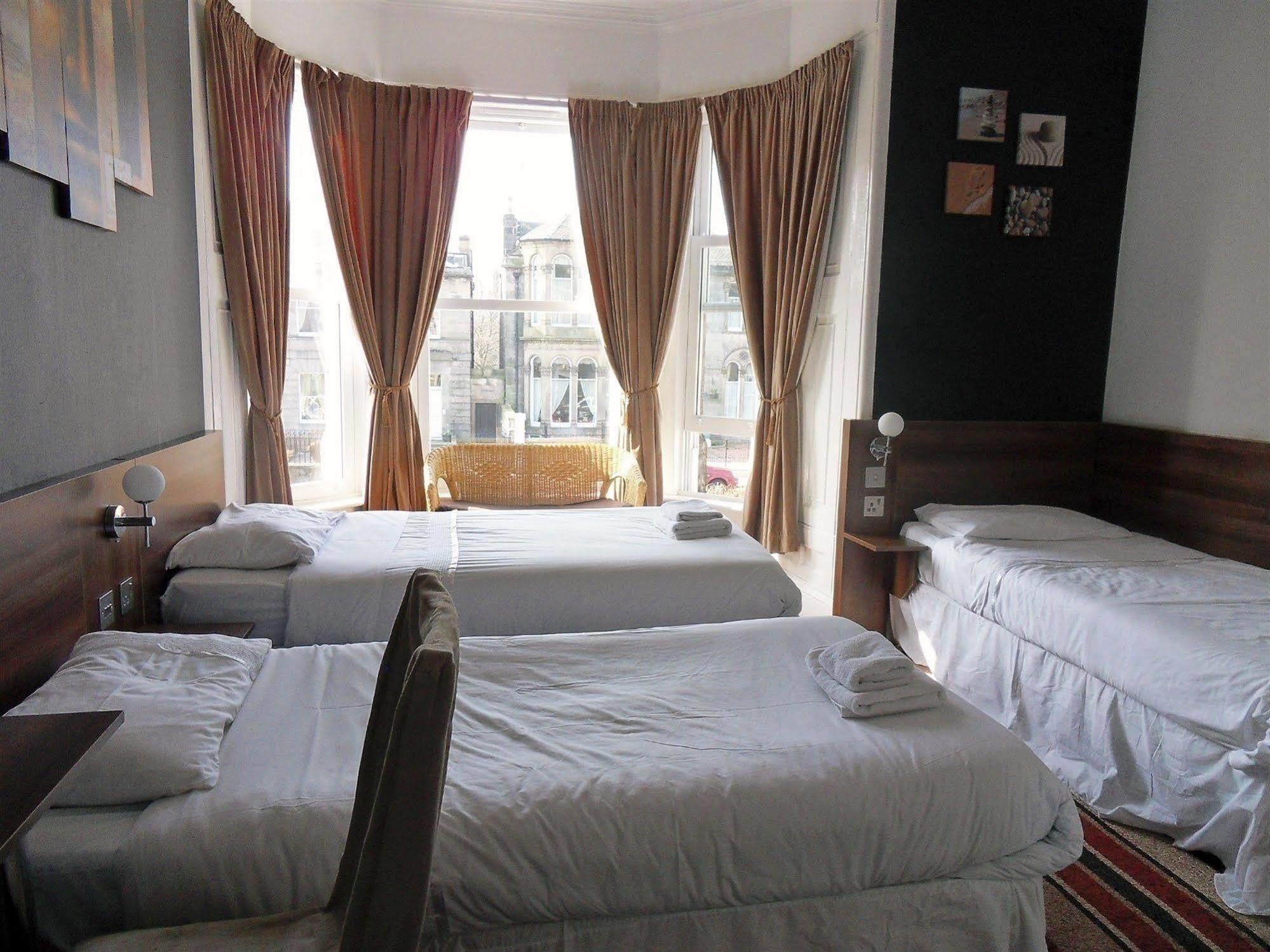 Cherry Blossom Guest House Уитби Екстериор снимка