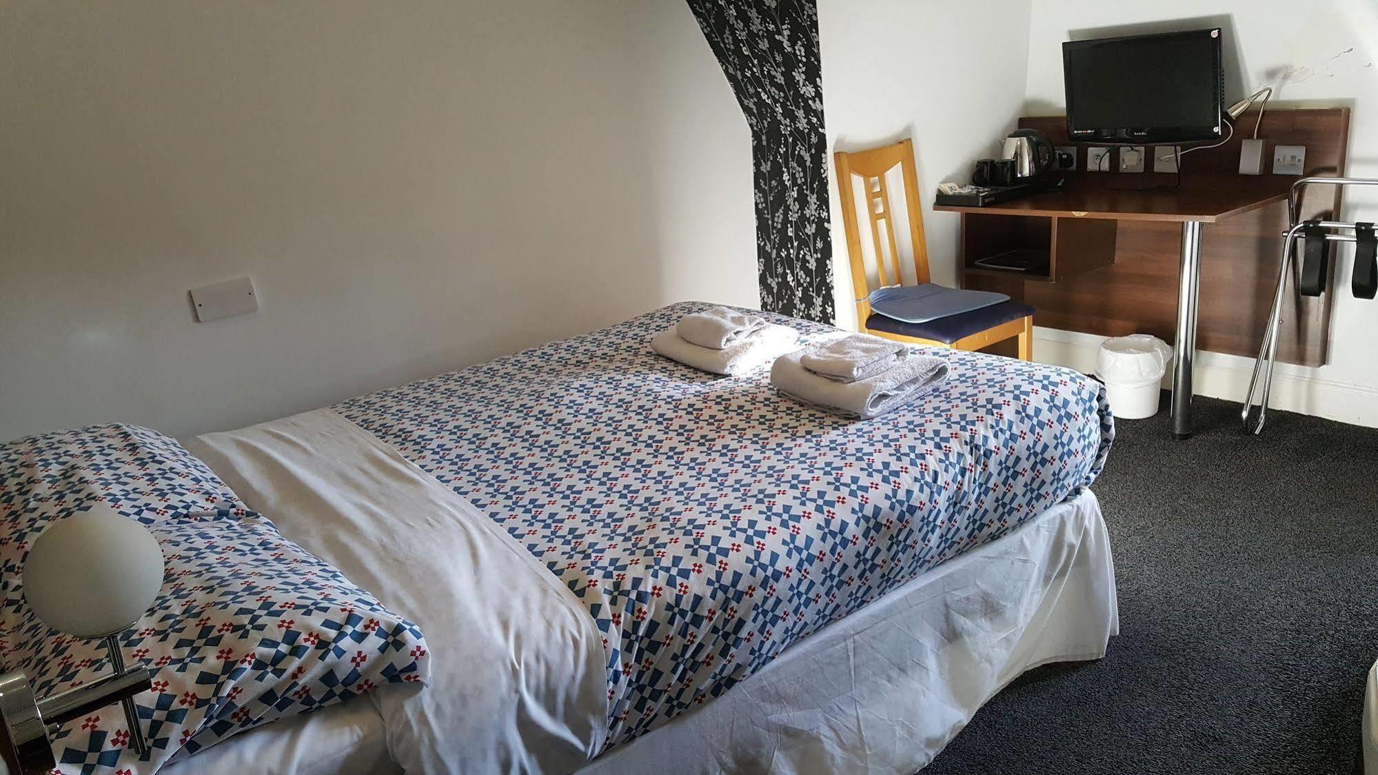 Cherry Blossom Guest House Уитби Екстериор снимка