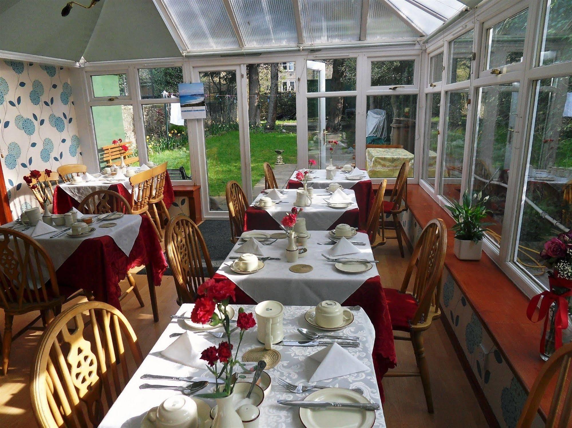 Cherry Blossom Guest House Уитби Екстериор снимка