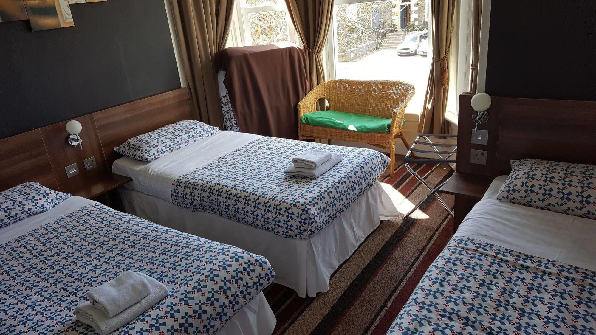 Cherry Blossom Guest House Уитби Екстериор снимка