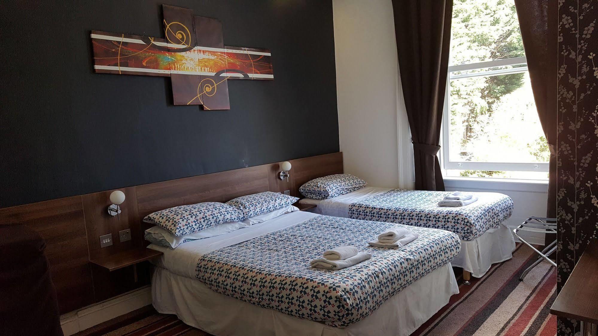 Cherry Blossom Guest House Уитби Екстериор снимка
