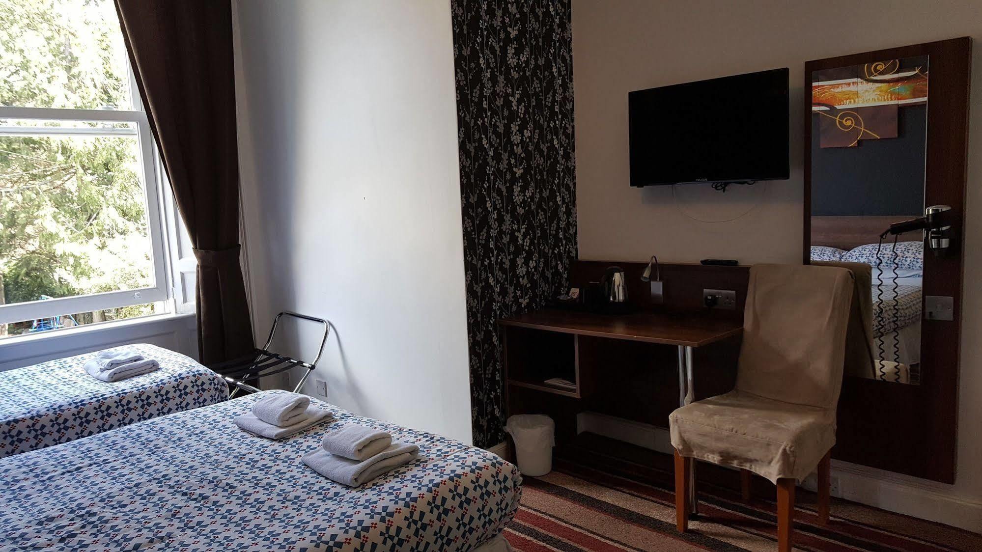 Cherry Blossom Guest House Уитби Екстериор снимка